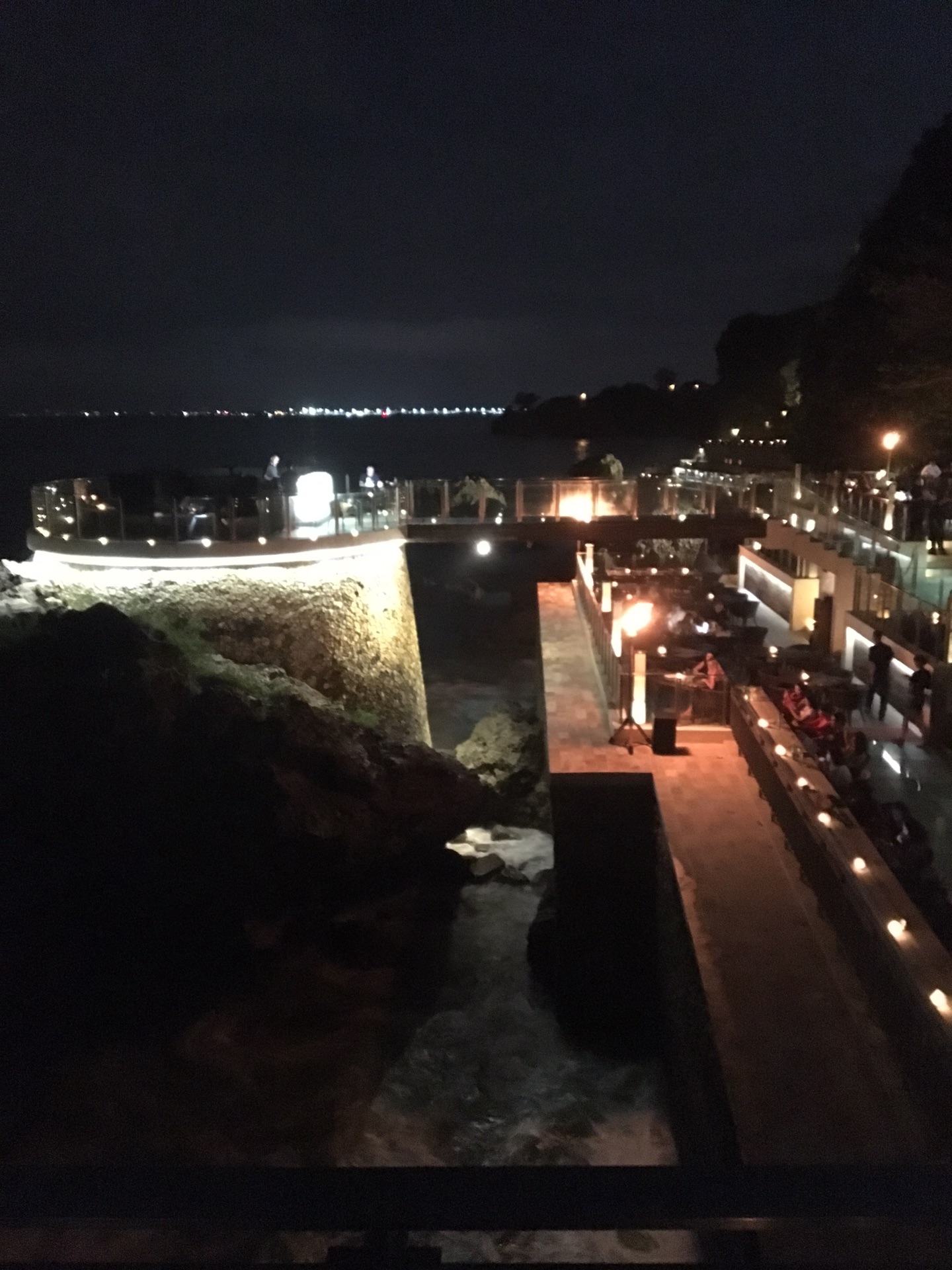 巴厘岛阿雅娜必赞(岩石酒吧、kisik餐厅、UNIQ