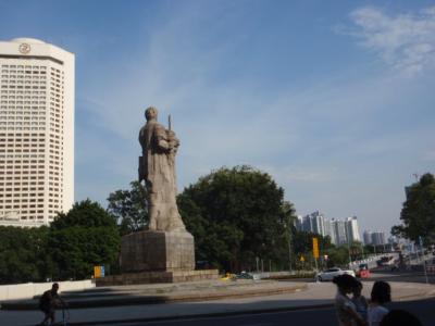 它曾充当海珠桥被炸与重修,解放军进城等重大历史事件的见证人角色,其