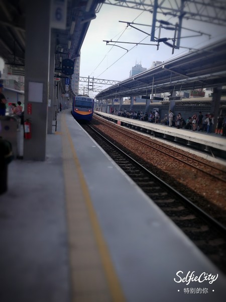 怎么找火车站对应的出口 wKgBZ1nfbgGALzYEAA76CX74jf831.jpeg?imageView2%2F2%2Fw%2F600%2Fh%2F600%2Fq%2F90