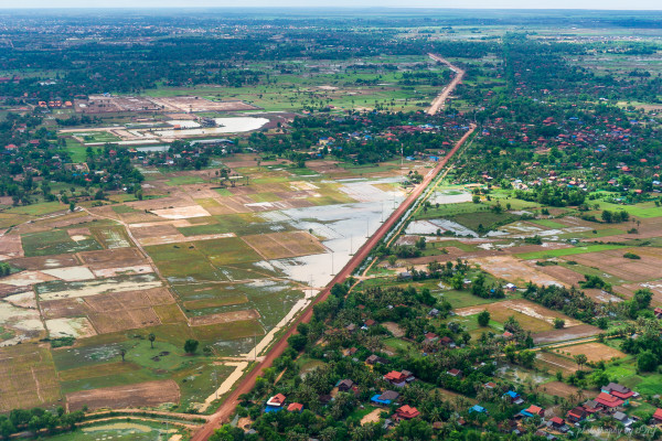 柬埔寨 游记   顺利转机来到西哈努克市,原名磅逊,是柬埔寨的一个港口图片
