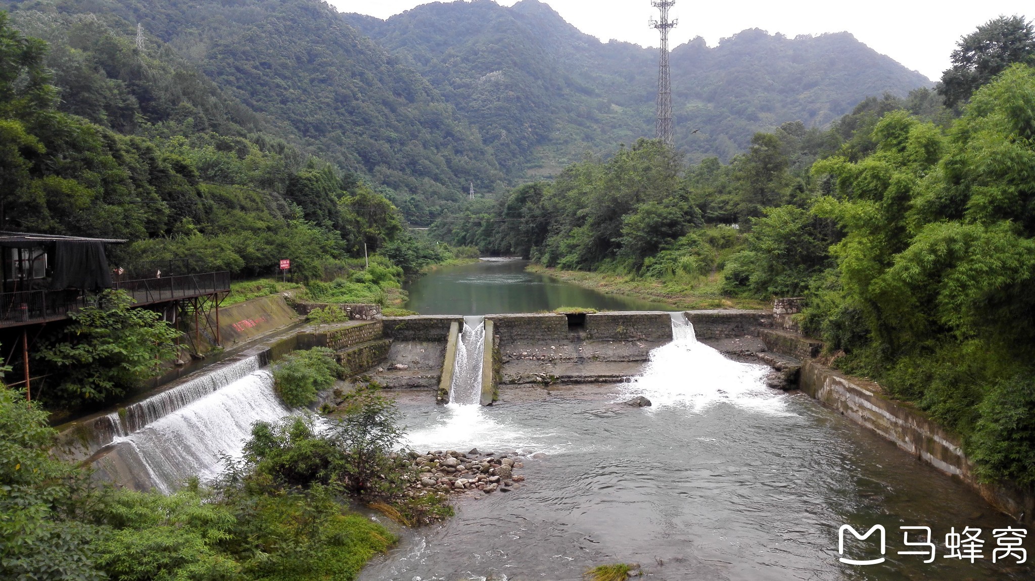 大邑鹤鸣山穿龙窝子穿雾中山开化寺