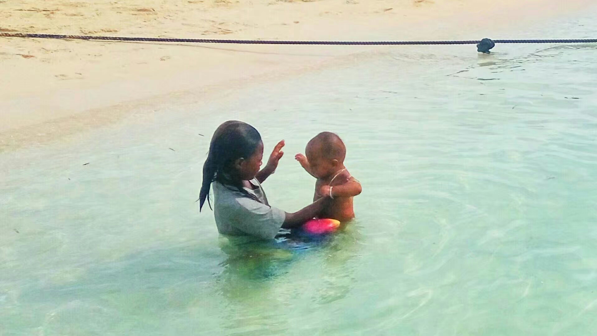 wKgBEFpIr-2AdcEEAArpp1n0j7U46.jpeg?imageView2%2F2%2Fw%2F600%2Fh%2F600%2Fq%2F90