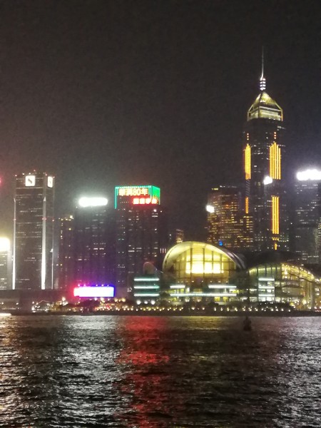 晚上的香港 维多利亚港 wKgBEFrbObKAOsiWABhq9s5_X5A54.jpeg?imageView2%2F2%2Fw%2F600%2Fh%2F600%2Fq%2F90