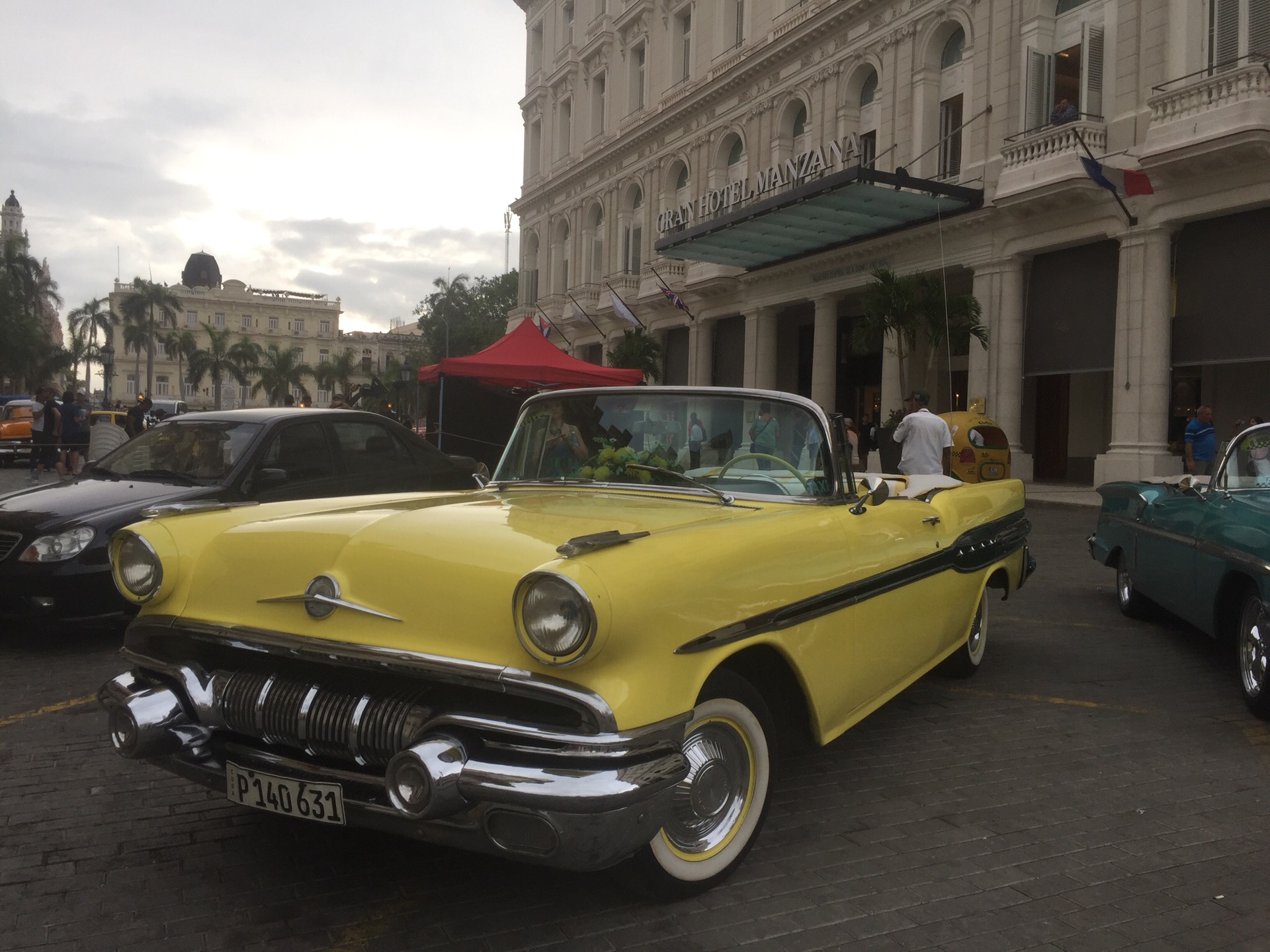 古巴南美唯一一个社会主义国家!老爷车展览国