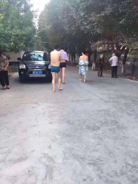 怎么收拾行李最快 wKgBEFr7zyOAOb69AAFjos9PT9421.jpeg?imageView2%2F2%2Fw%2F600%2Fh%2F600%2Fq%2F90