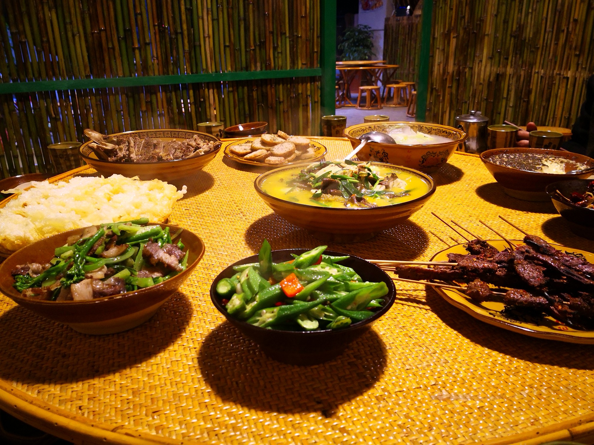 查看昆明当地小吃排行榜