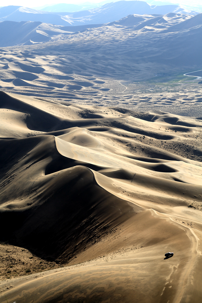 穿越中国最美沙漠,登上世界最高沙峰.巴丹吉林,一生一次的旅行.