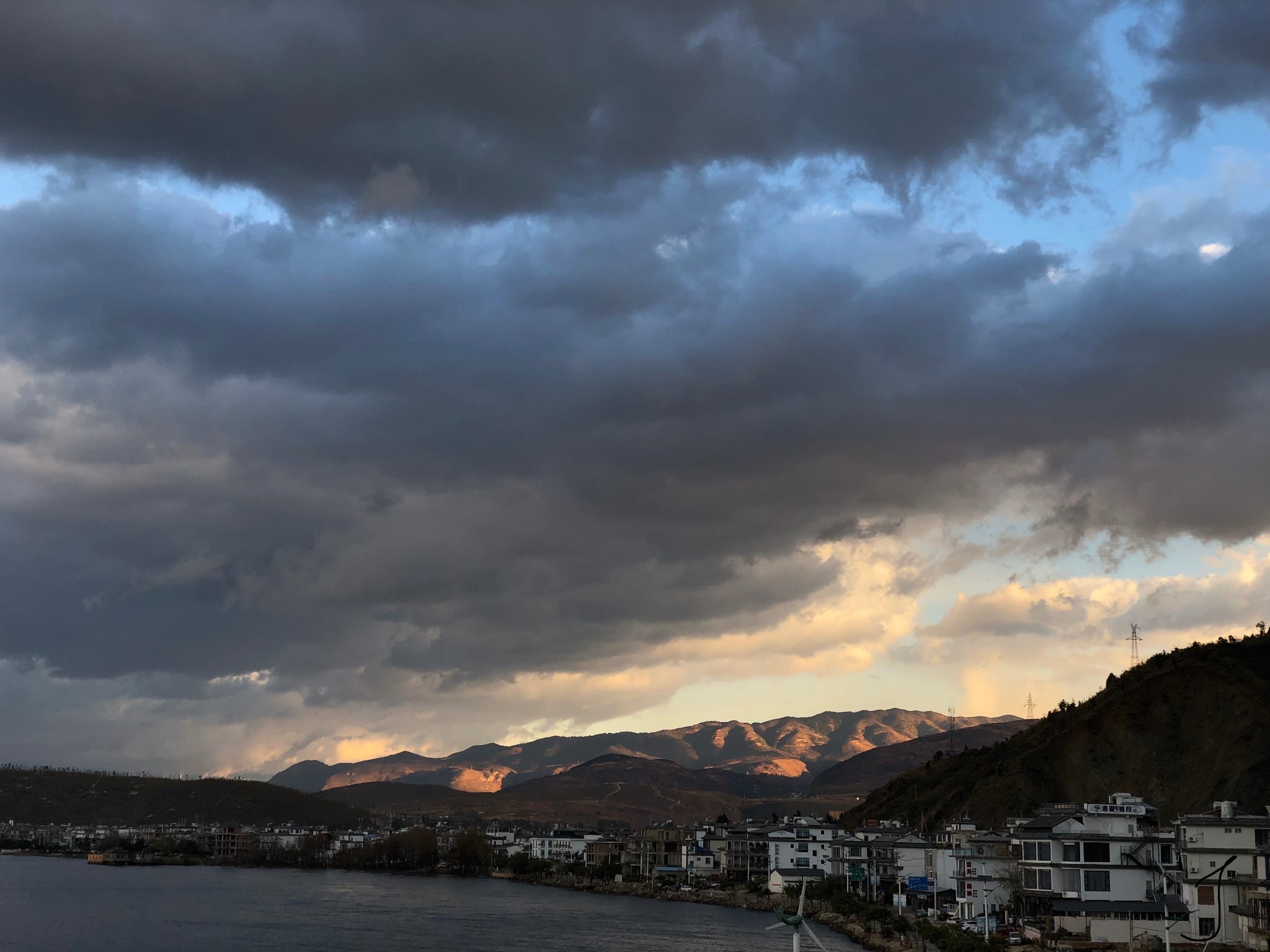 wKgED1wvFP6ASiwAAAbaLmRYjt400.jpeg?imageView2%2F2%2Fw%2F600%2Fh%2F600%2Fq%2F90