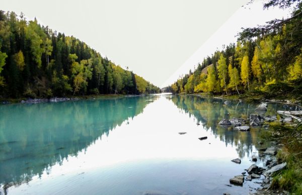 赛里木湖位于中国哪里 wKgED1u0O3SAI2J0AARNU3a-q4841.jpeg?imageView2%2F2%2Fw%2F600%2Fh%2F600%2Fq%2F90