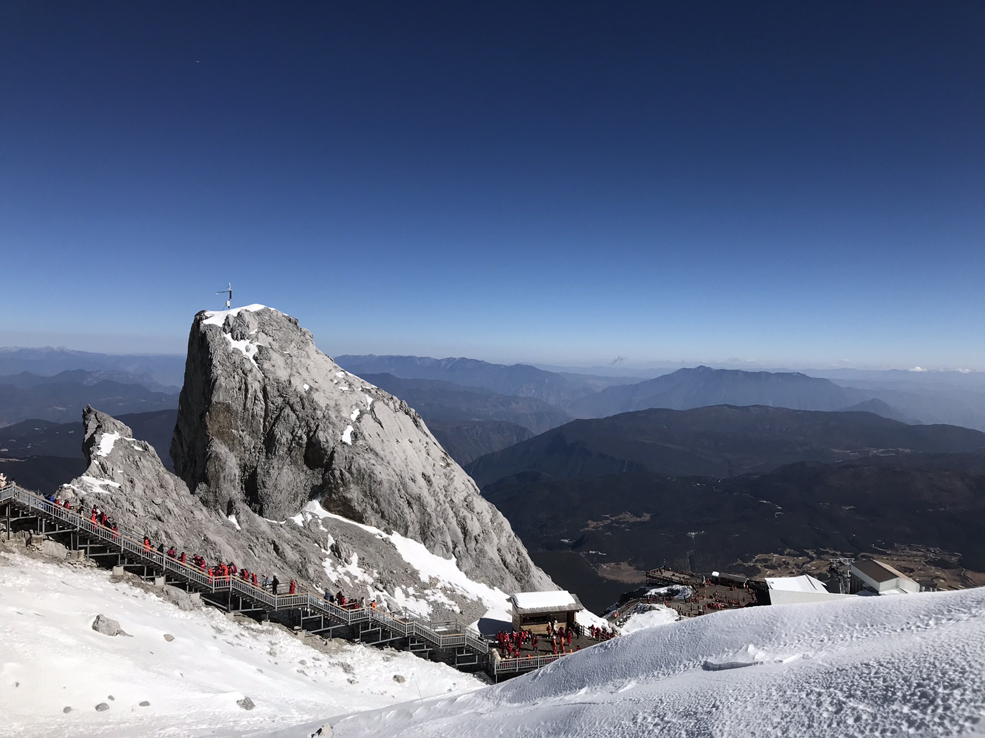 玉龙雪山4506石碑      