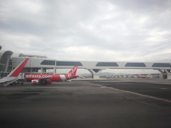 一般多久出登机口 wKgEaVx_0pyAOKhjAAVdqiL_jy843.jpeg?imageView2%2F2%2Fw%2F600%2Fh%2F600%2Fq%2F90