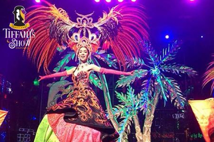 更有中国"妖城"之称—中国大陆独有的"红艺人"表演团队,能让你不用