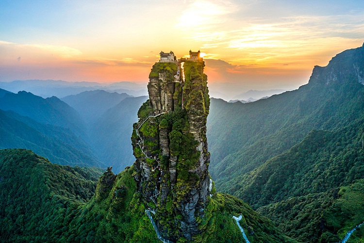 【五一推荐】贵州铜仁梵净山 湘西凤凰古城纯玩2日游·访佛教名山·游