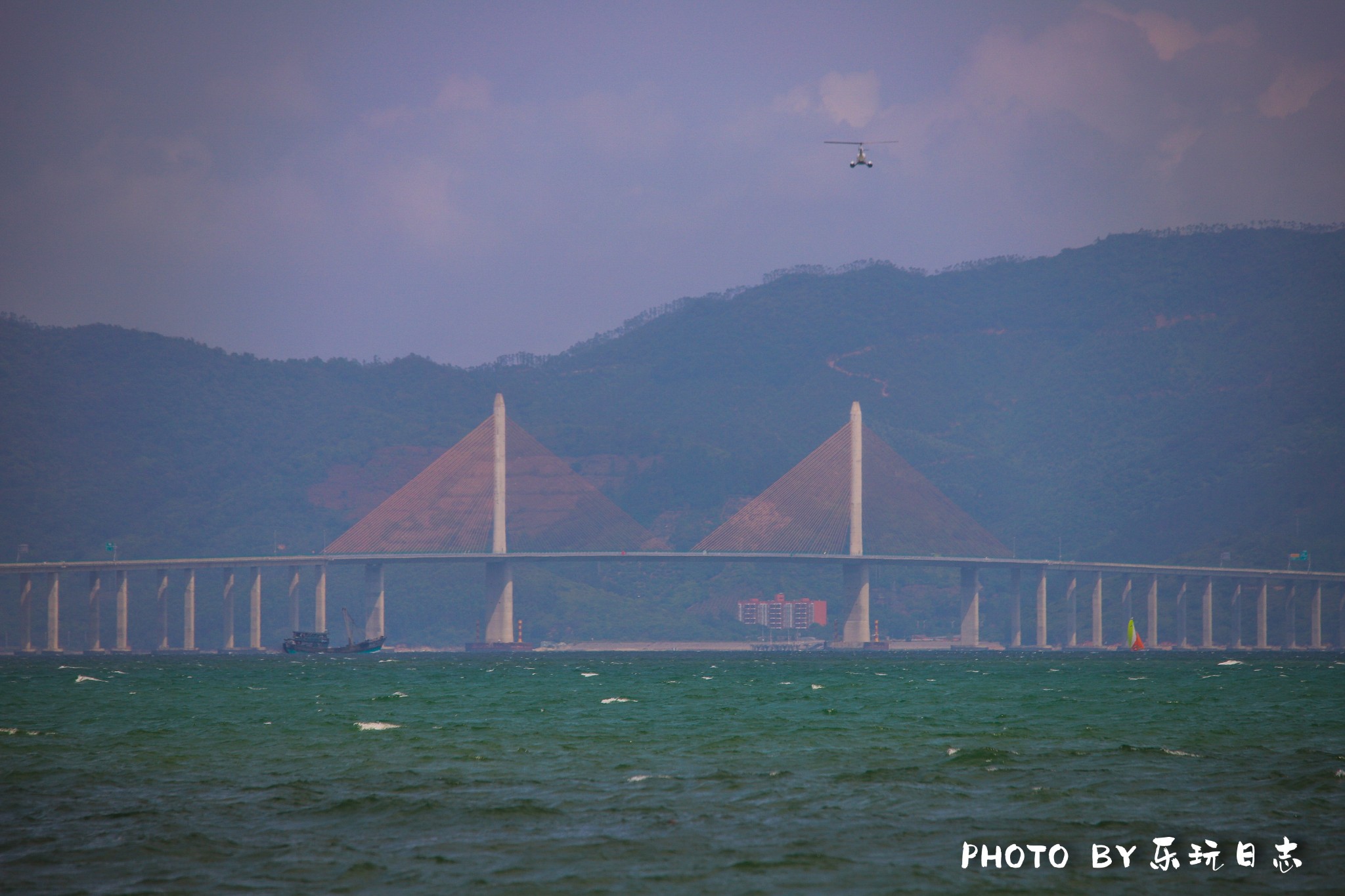 连接 巽寮湾 和大亚湾的海湾大桥