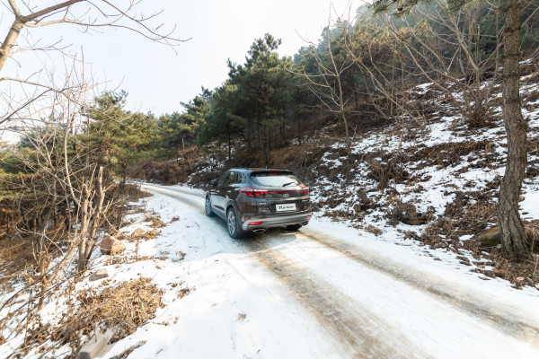 什么是挂壁公路图片 wKgEaVx5_COAZzjUAAunc3FoRAA68.jpeg?imageView2%2F2%2Fw%2F600%2Fh%2F600%2Fq%2F90