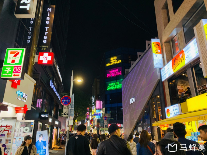 著名景点拍照打卡 wKgEaVzbhsqAGP3SAAuVKThin_w12.jpeg?imageView2%2F2%2Fw%2F680%2Fq%2F90%7CimageMogr2%2Fstrip%2Fquality%2F90