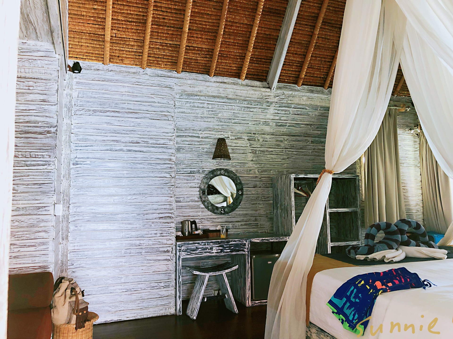 梦的启示，衣柜里的新衣——探索母爱深处的期待与成长