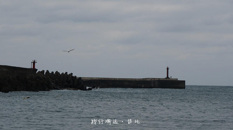 风衣海边_男生风衣海边背影头像(2)