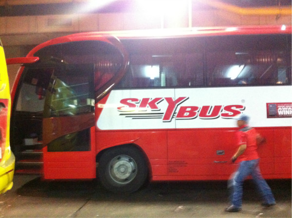 机场大巴在哪里买 wKgB4lI-ZYWAF4I_AAqBM0oGNfI01.jpeg?imageView2%2F2%2Fw%2F600%2Fq%2F90%7CimageMogr2%2Fstrip%2Fquality%2F90