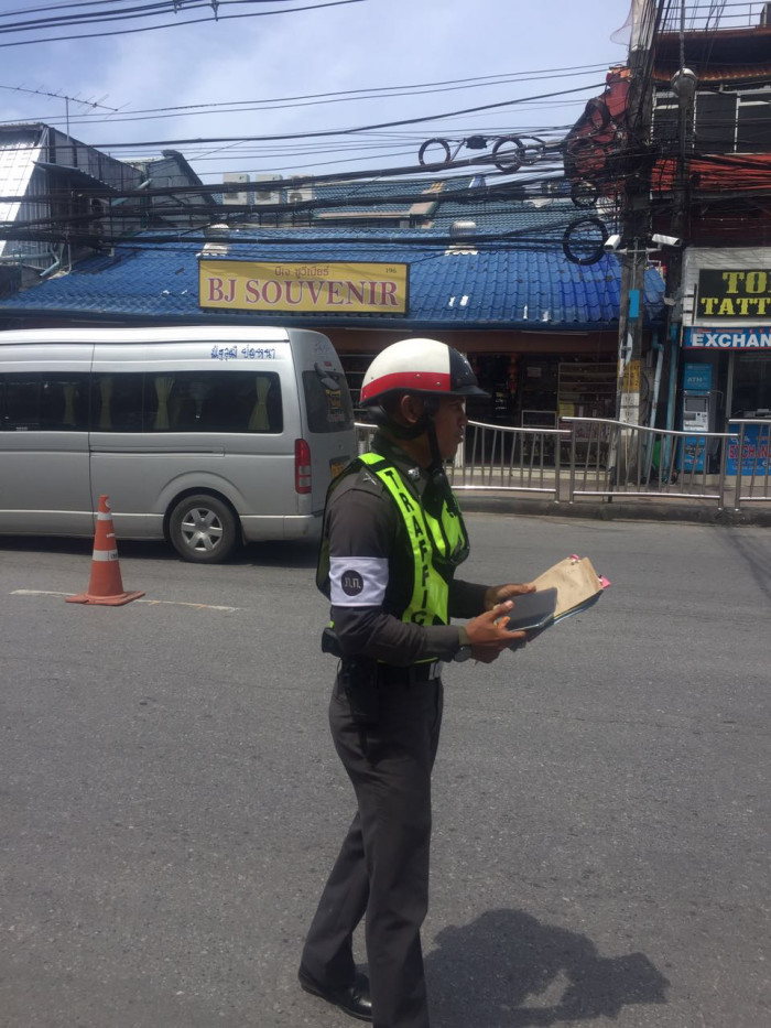 泰国骑摩托车,国内的驾照有用么?