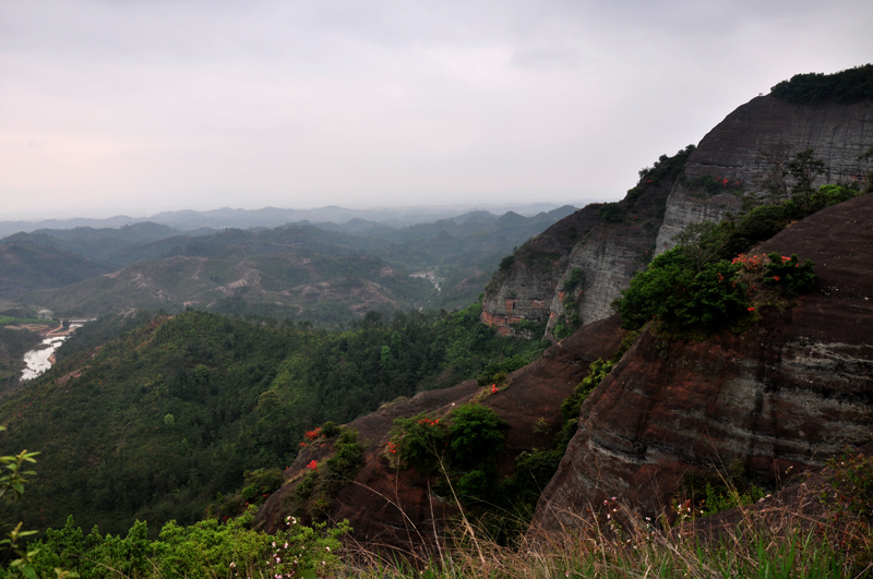 韶关南雄苍石寨满山映山红 红土地,韶关旅游攻略 - 马