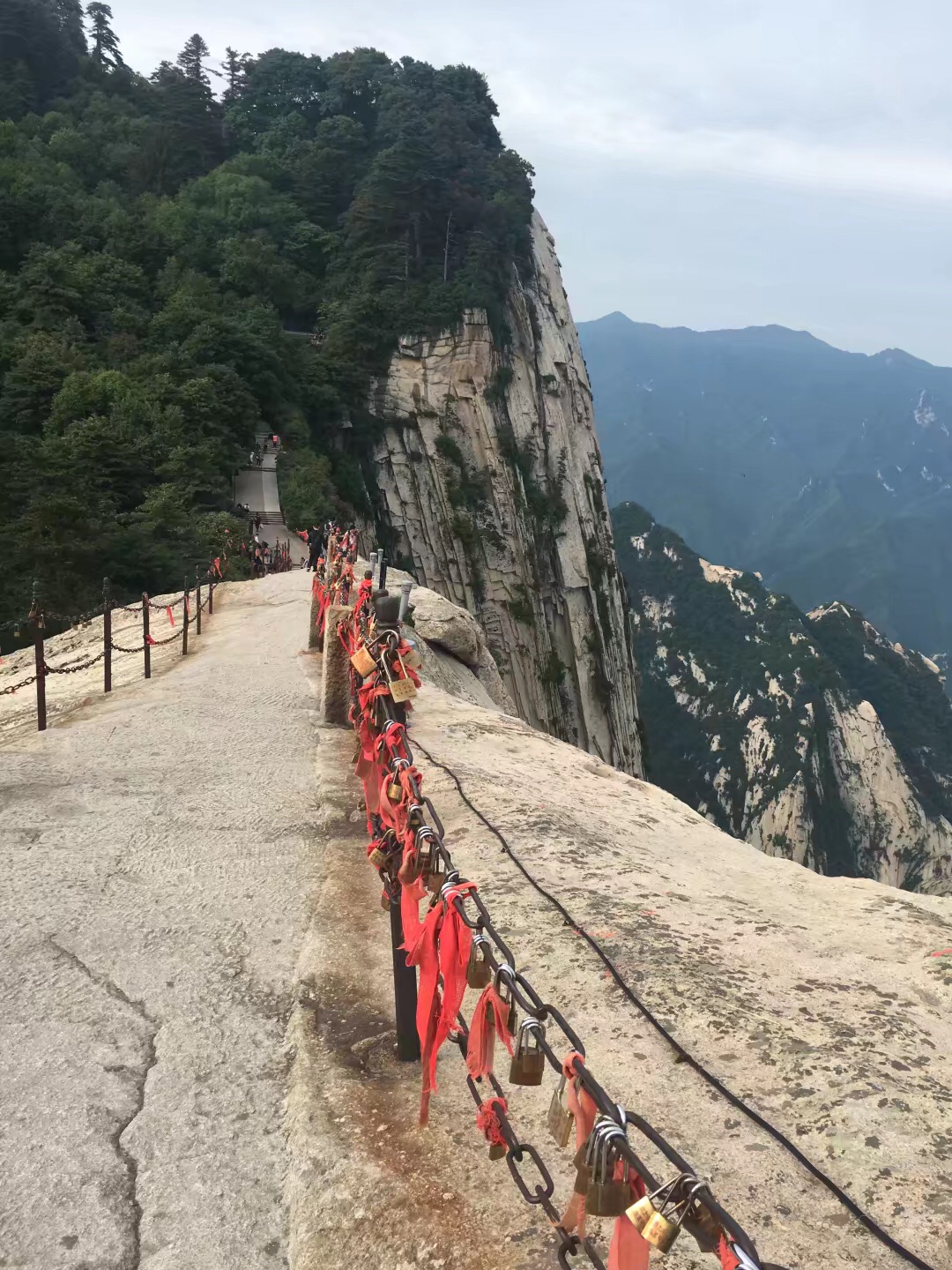 西峰人口多少_华山西峰(2)