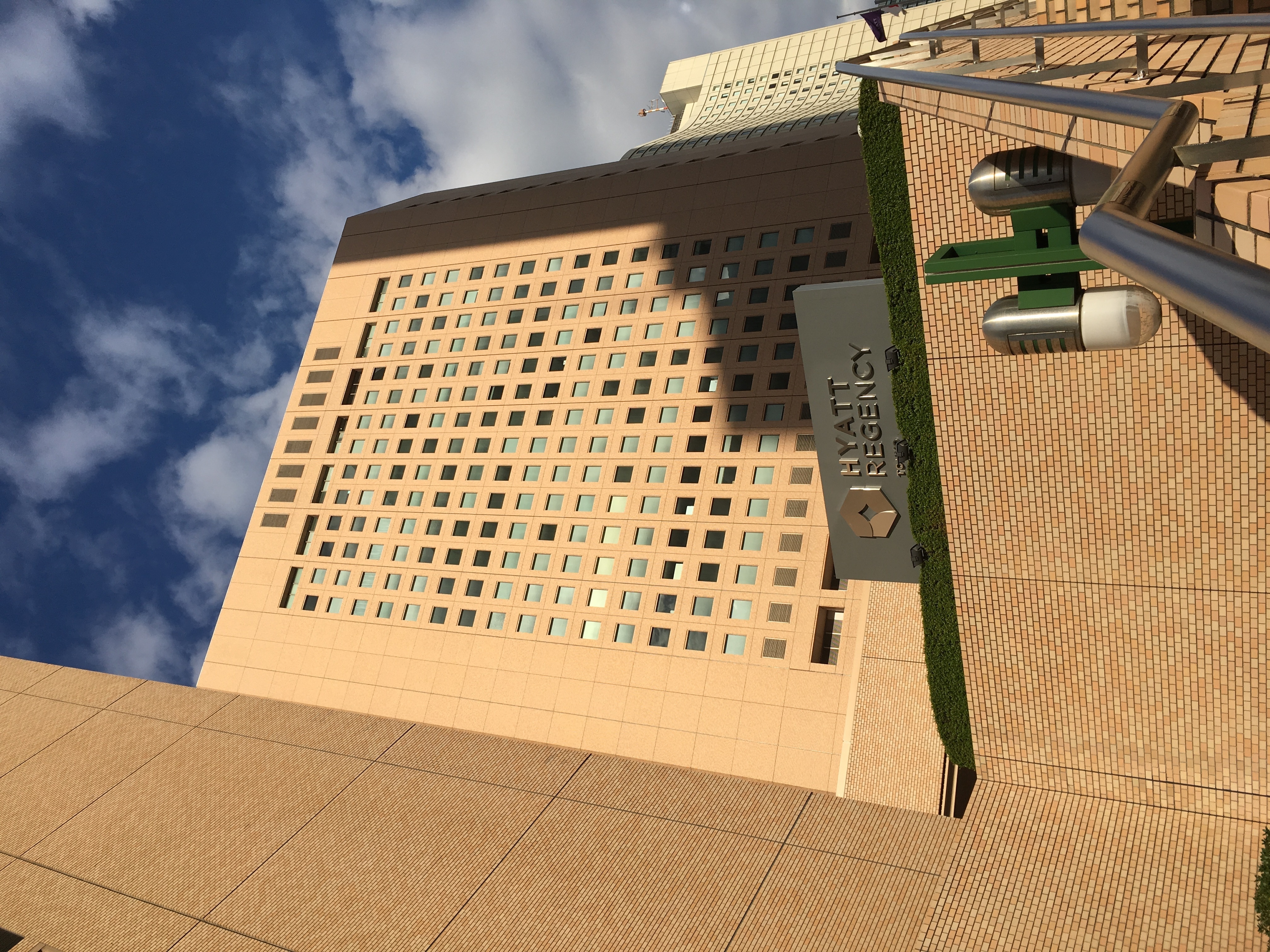 去东京塔 浅草寺 镰仓 迪士尼 住新宿哪个酒店好