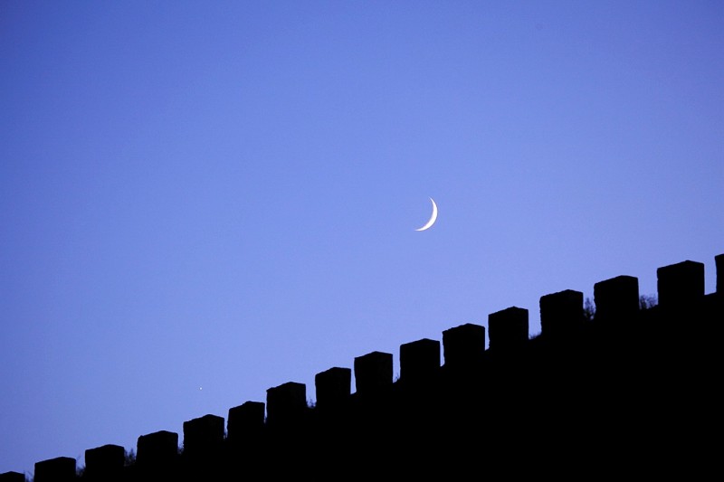 嘉峪关关城  城墙弯月