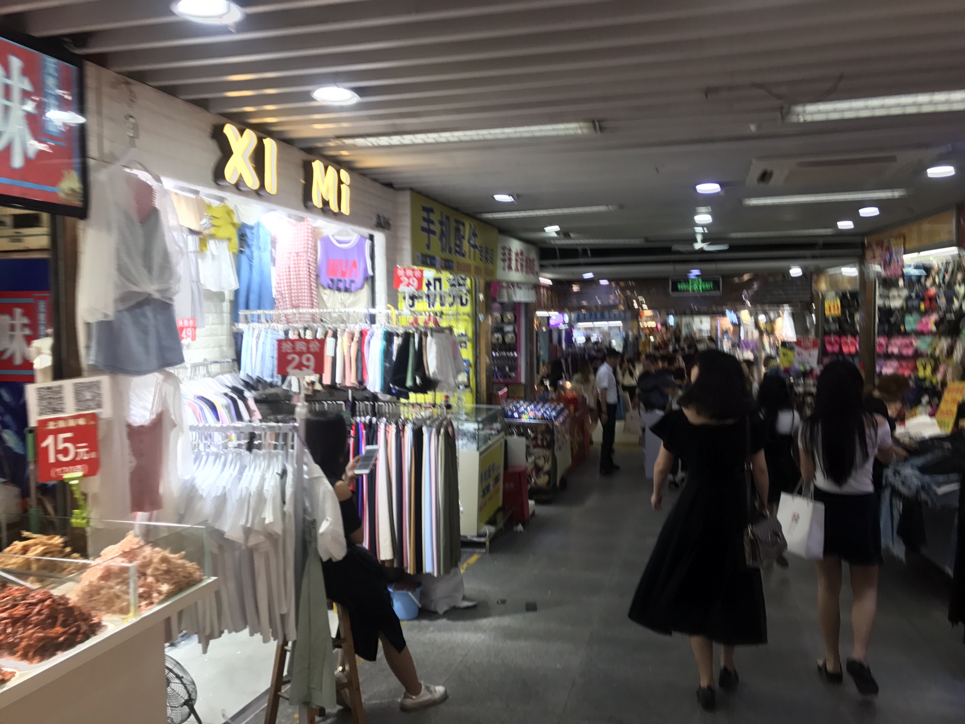 深圳东门68内衣店地址_深圳东门图片(2)