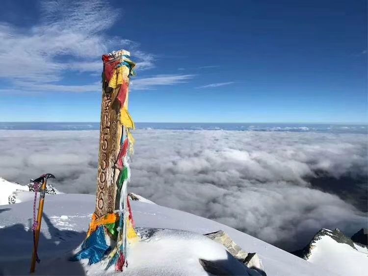 哈巴雪山 因為山在那裡--哈巴雪山遊記--螞蜂窩