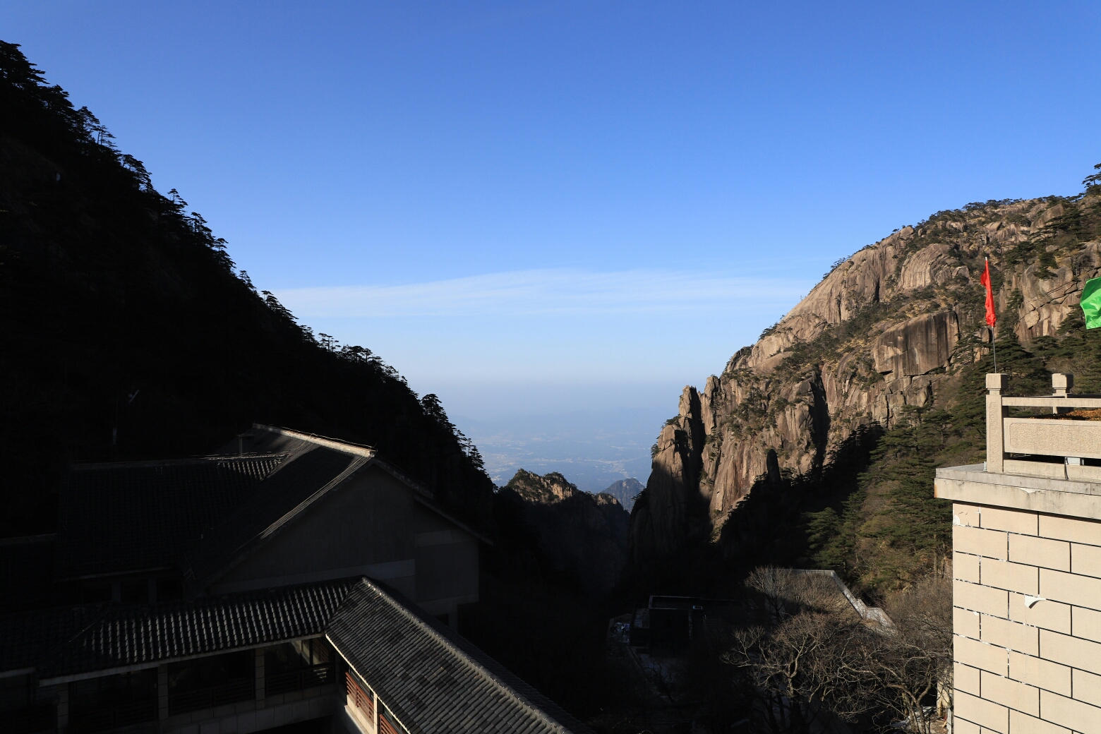 爬到光明頂在到天海區域,(飛來石,排雲亭要單獨爬,天氣好還是很推薦