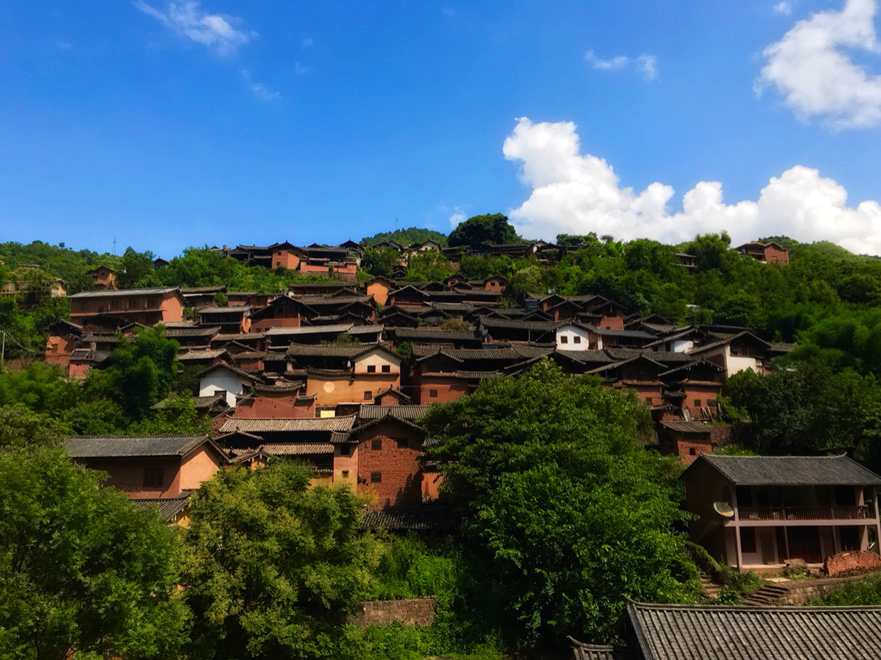 怎么从大理古城东门附近的地方去诺邓古镇,不想包车也不想跟团,具体上