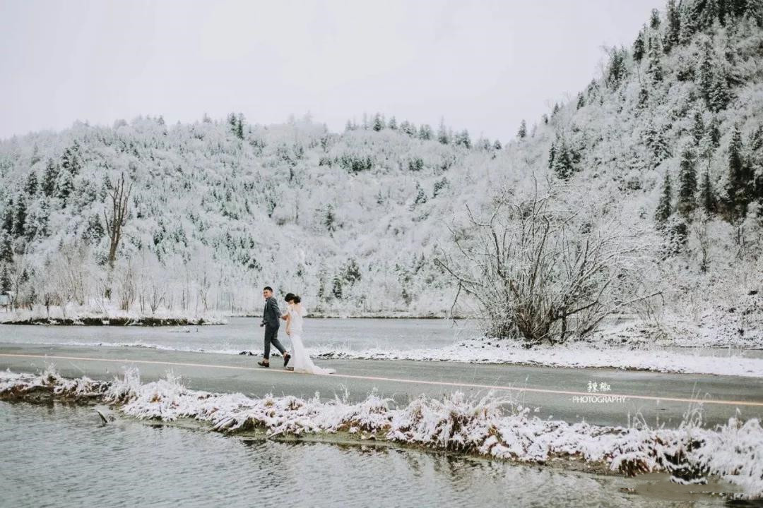 滑雪婚纱照_滑雪图片卡通(3)