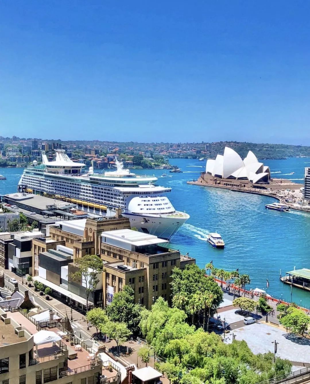 跳动                      悉尼四季酒店位于悉尼海岸线的最佳位置