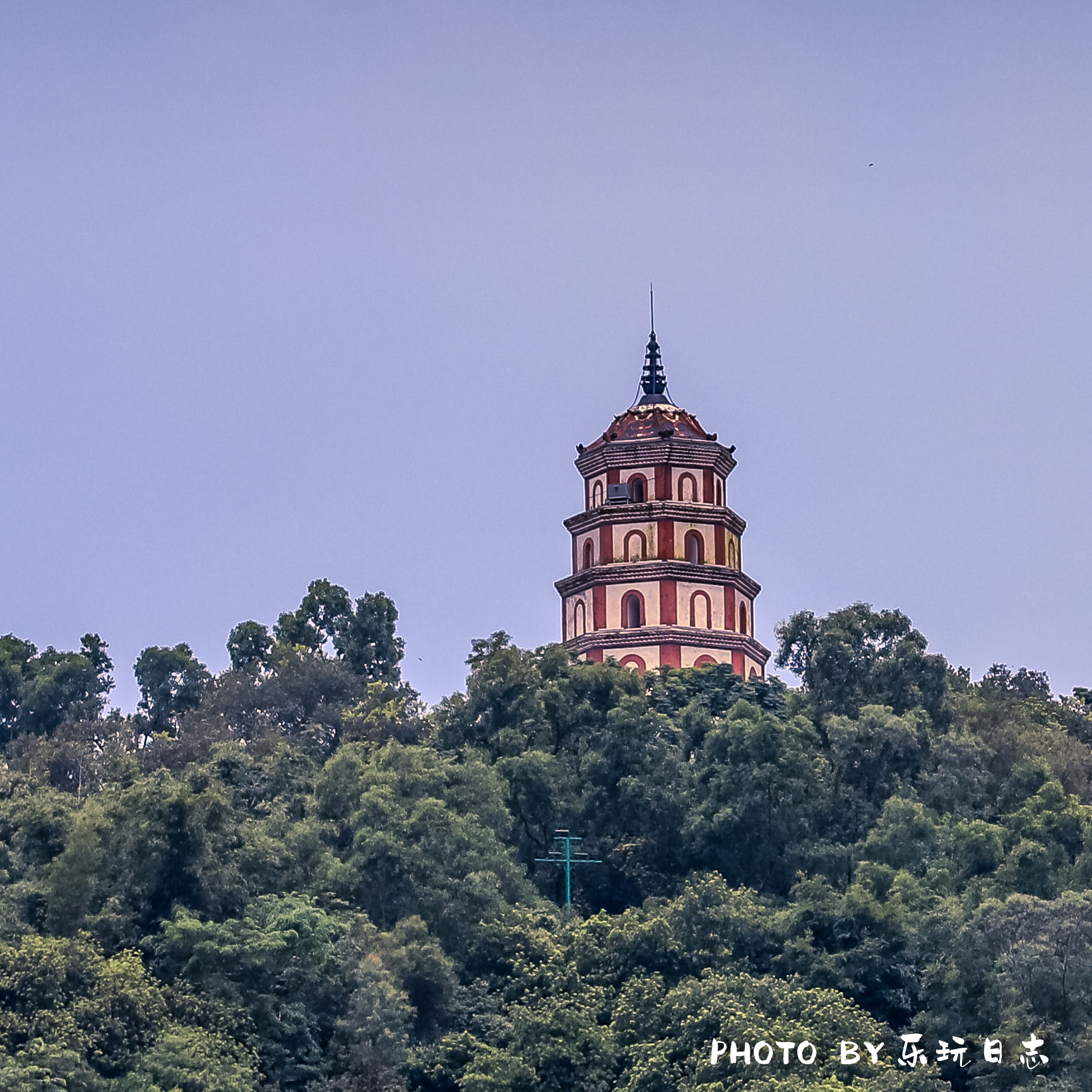 航拍下的青云塔,旧寨塔,这些都是顺德的年代以久的历史古建筑.