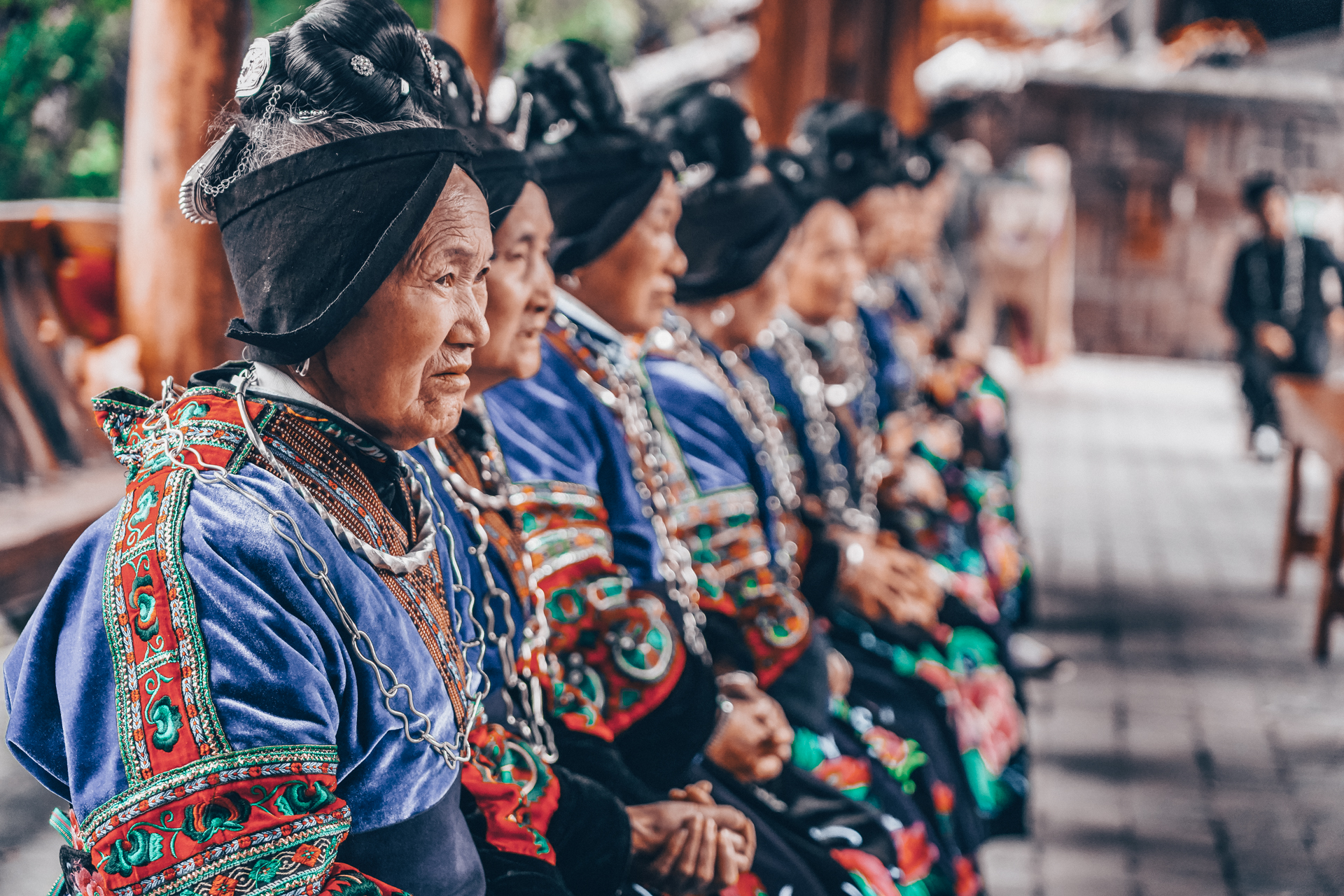 《苗族古歌》是在原始神话传说的基础上