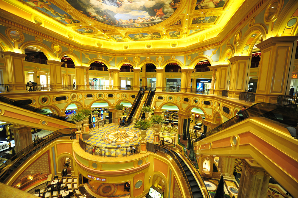 皇都酒店要交多少押金去住.不敢带太多现金