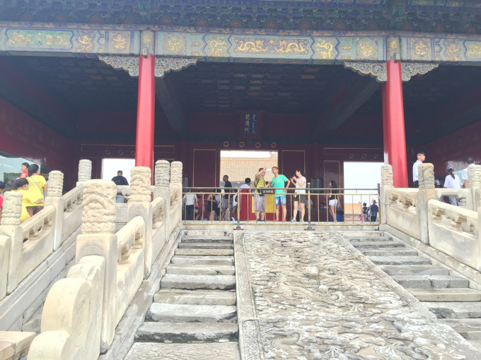 旺季的北京 wKgBpVXSd4-Ad7pGAAwUQOWIAVA67.jpeg?imageView2%2F2%2Fw%2F680%2Fq%2F90%7CimageMogr2%2Fstrip%2Fquality%2F90